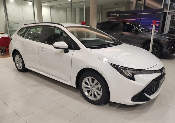Toyota Corolla cena 120600 przebieg: 5, rok produkcji 2023 z Poznań małe 92